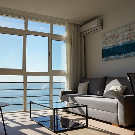 Beachfront Apartment Malaga Bagian luar foto