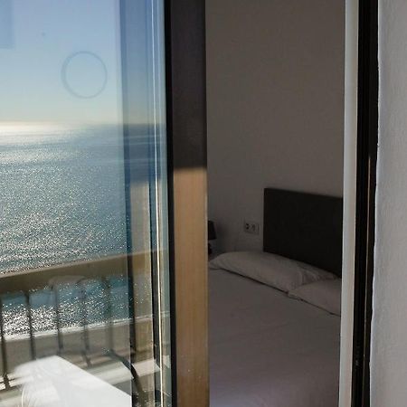 Beachfront Apartment Malaga Bagian luar foto