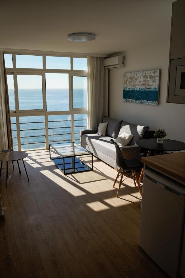 Beachfront Apartment Malaga Bagian luar foto